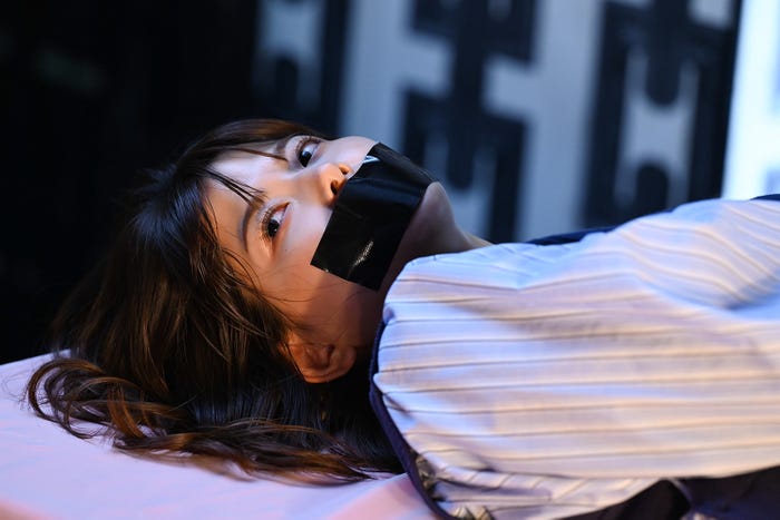 渡邉理佐「ブラックファミリア~新堂家の復讐~」第9話より(C)読売テレビ