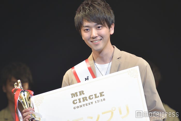 草地稜之さん(C)モデルプレス