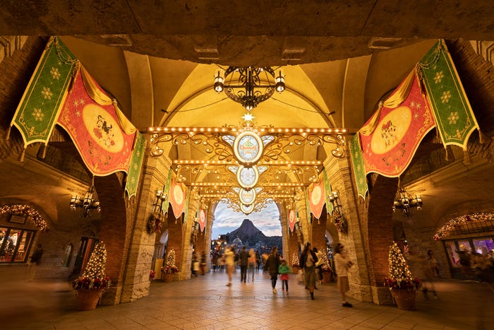 ミラコスタ通り (C)Disney