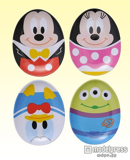 プレートセット1800円（C）Disney