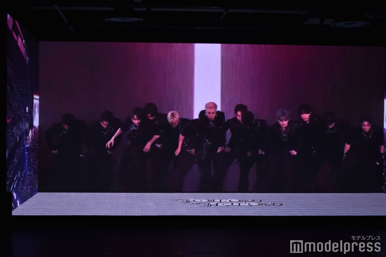 SEVENTEEN「Introduction」での映像（C）モデルプレス