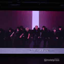 SEVENTEEN「Introduction」での映像(C)モデルプレス