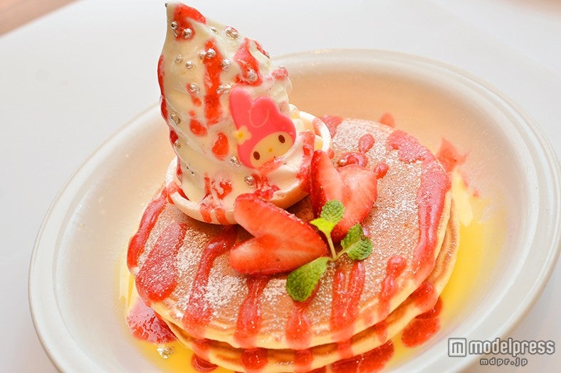 「ソフトクリームタワーのX’masデコパンケーキ」1，300円