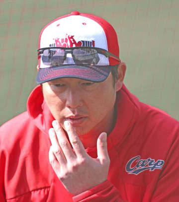 広島・新井監督 シート打撃に13投手登板「そこで評価はできない」「始まったばっかりなので」一問一答