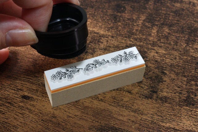 ダイソーの布におせるスタンプインクパッド