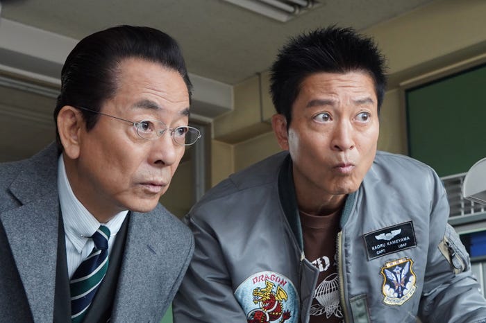 水谷豊、寺脇康文「相棒season22」第16話より(C)テレビ朝日