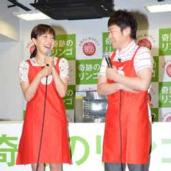 (左から)菅野美穂、阿部サダヲ