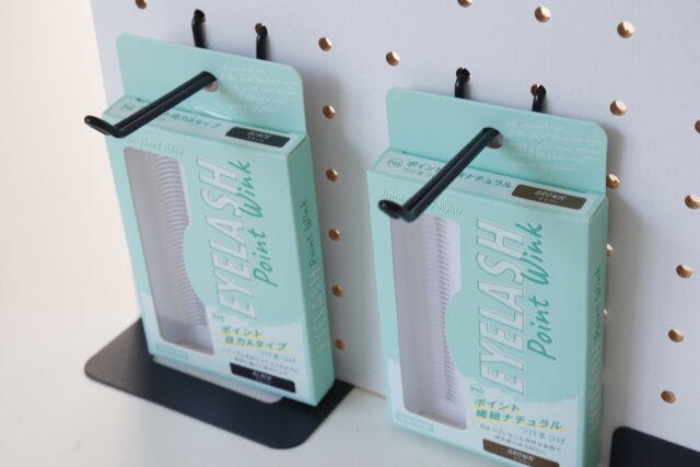 キャンドゥのパンチングボード用木板フックで雑貨屋さんみたいなお洒落な収納が作れる