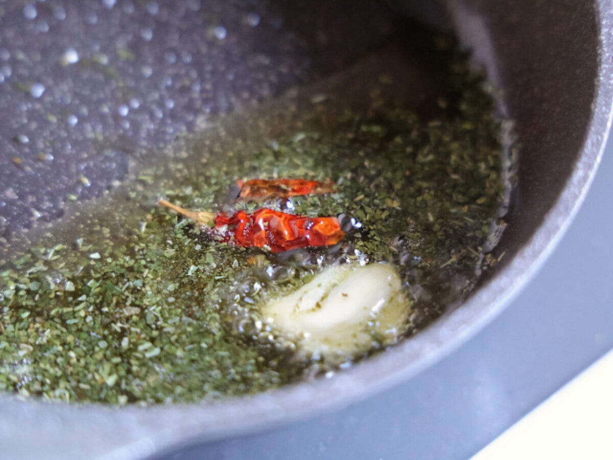 ガーリックバジルオイルを作る