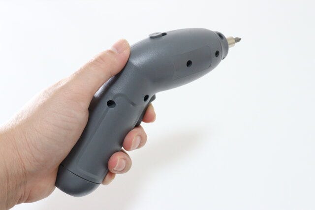 電動ドライバー　ビット装着