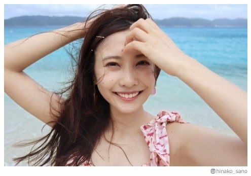 佐野ひなこ、SEXY水着ショット大量投下にファン歓喜