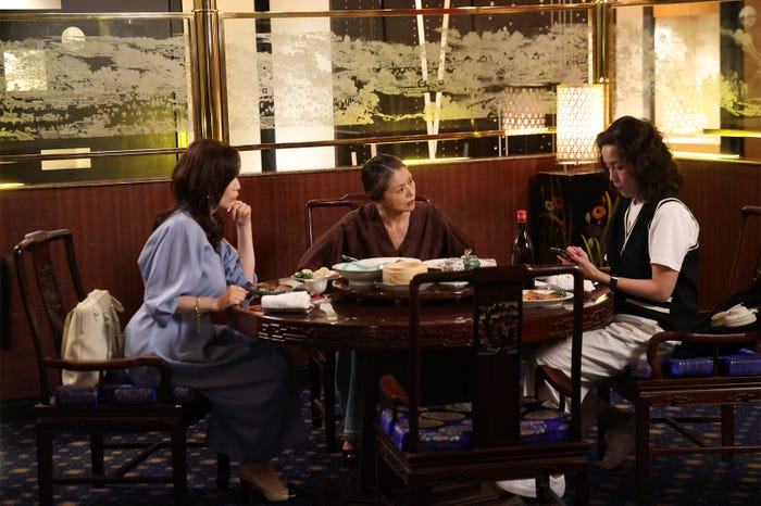 森口博子、小泉今日子、渡辺真起子「続・続・最後から二番目の恋」第10話(C)フジテレビ