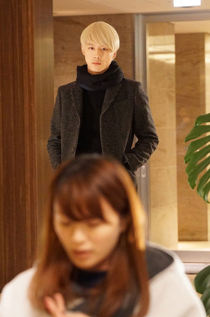 坂口健太郎、榮倉奈々/「東京タラレバ娘」第8話より(C)日本テレビ