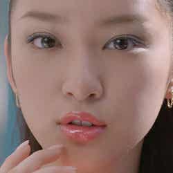 武井咲/資生堂新CM「ぷるるるん うるるるん CHU-NEW-LIP」編