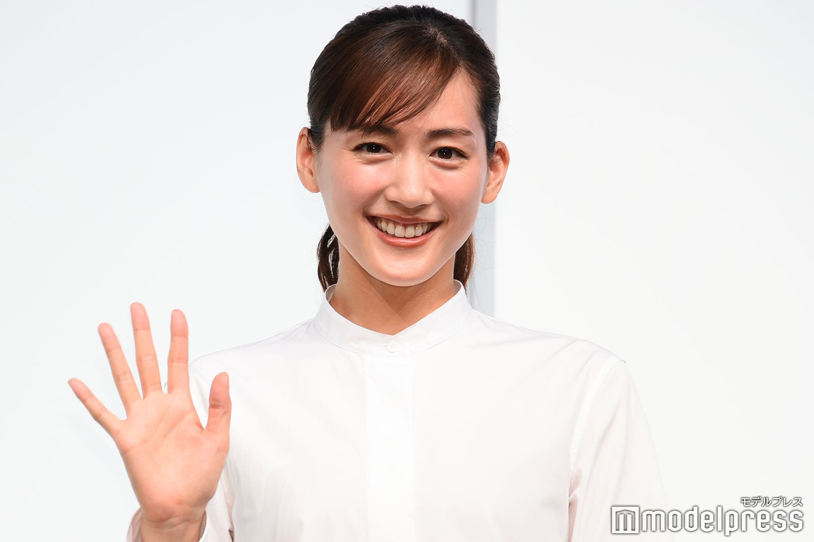 綾瀬はるか、新型コロナウイルス感染　肺炎で入院も「現在は回復」＜全文＞