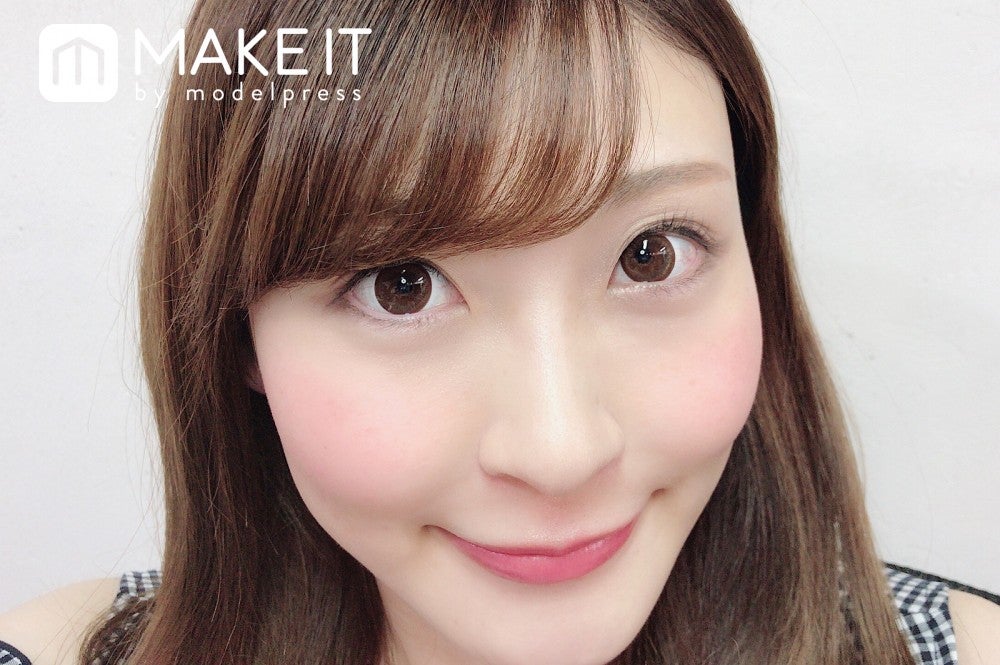 キャンメイク／クリームチーク／14 アップルクリームレッド 使用 (C)メイクイット