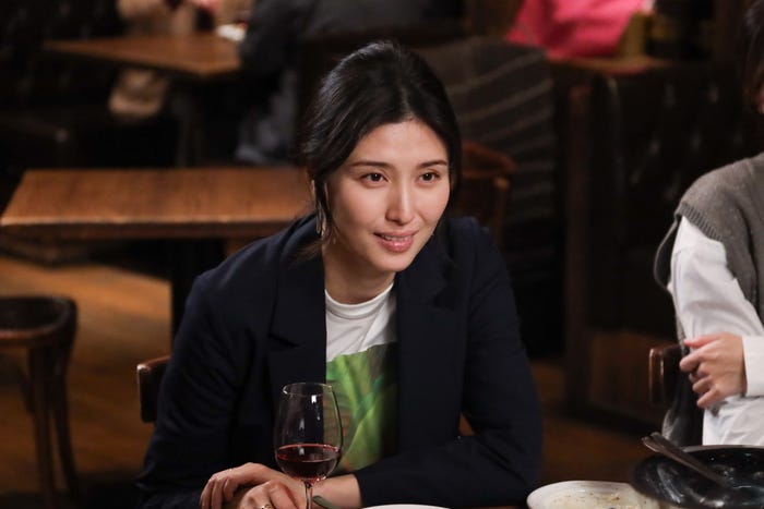 橋本マナミ「婚活1000本ノック」第2話より(C)フジテレビ