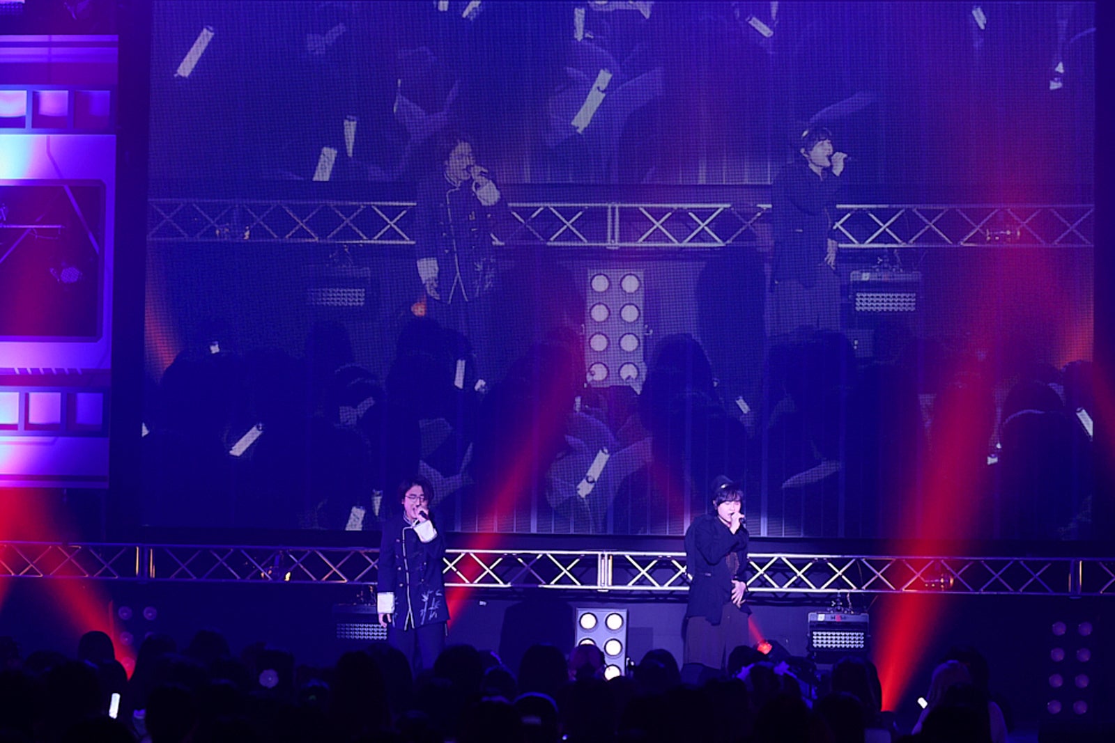 ユニット「かりそめ」 （C）LATCH! Project／JRE