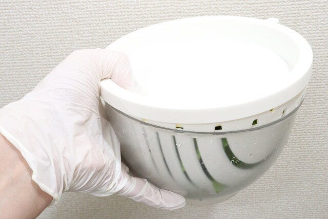 保存できる蓋付ザルボウル 水が飛び散る 保存できる蓋付ザルボウル 水が飛び散る