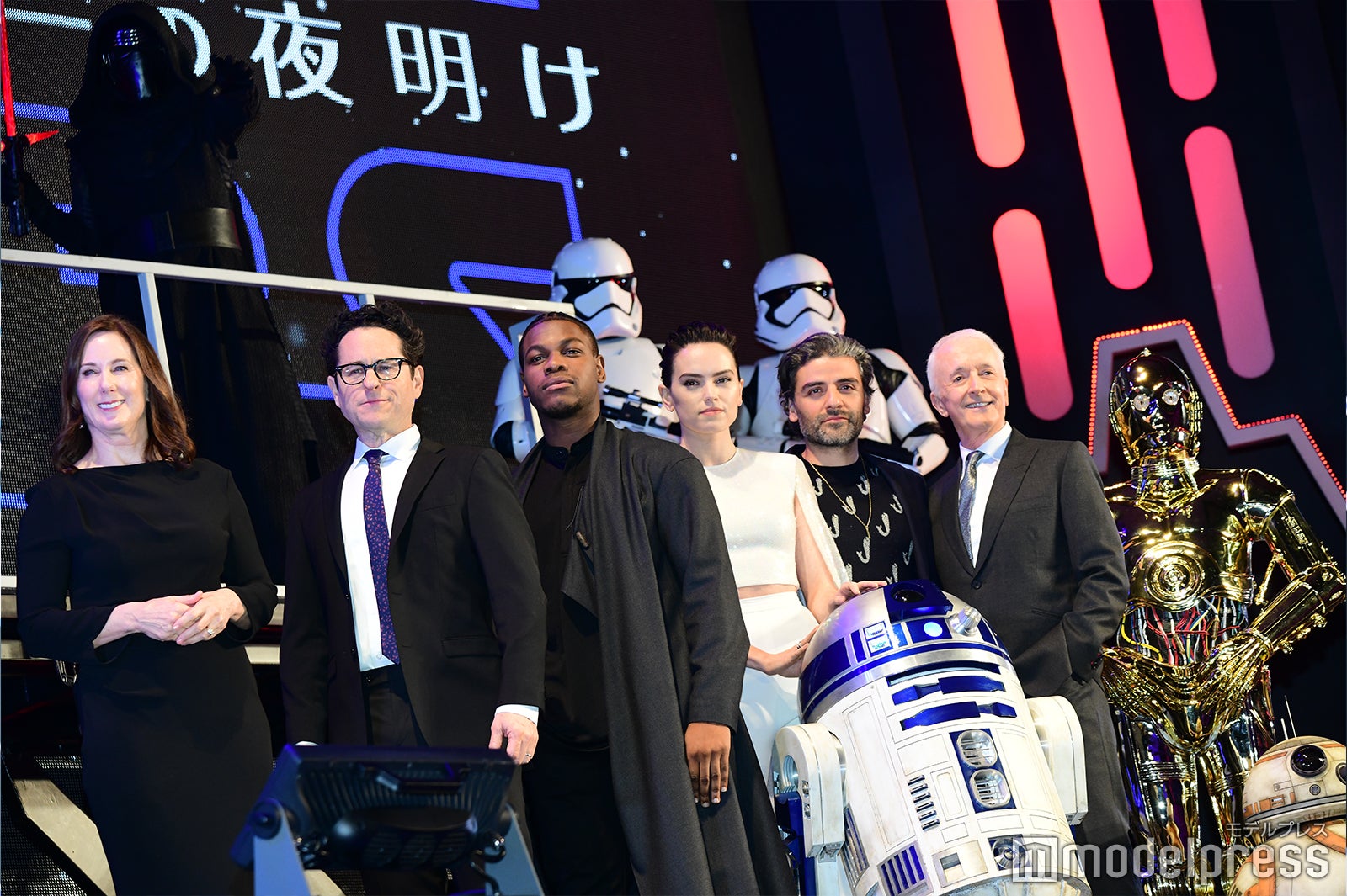 「スター・ウォーズ」完結編キャストが来日 雨の中ファン集結＜スター・ウォーズ／スカイウォーカーの夜明け＞