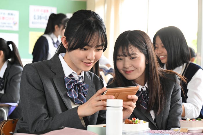 瀧七海、星乃夢奈「ブラックファミリア~新堂家の復讐~」第3話より(C)読売テレビ