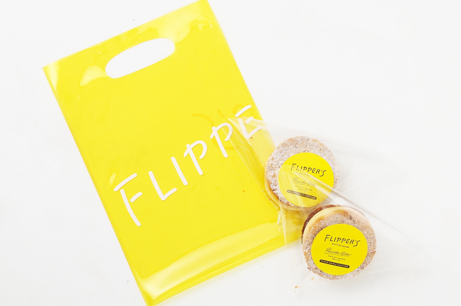 パンケーキパイ（プレーン、チョコレート、ラムレーズンなど 常時5種） 各種 300円～／画像提供：フレーバーワークス