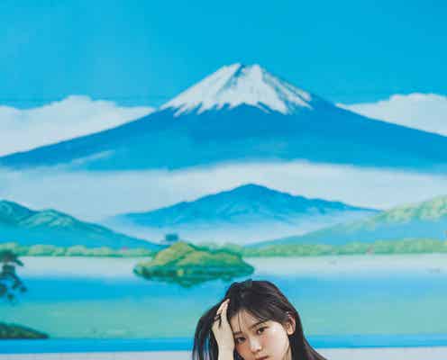 櫻坂46山下瞳月、ノースリーブワンピで透明素肌輝く