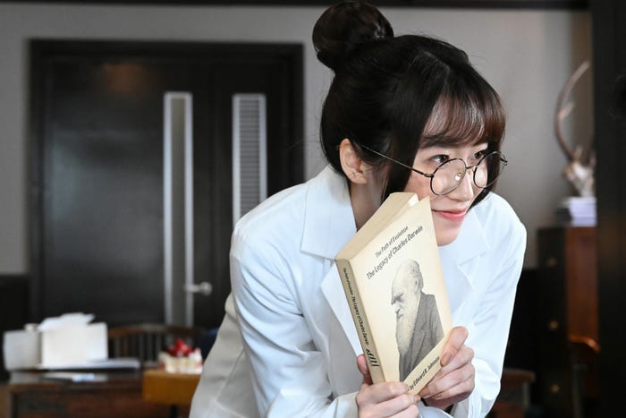 片岡凜「パンダより恋が苦手な私たち」(C)日本テレビ