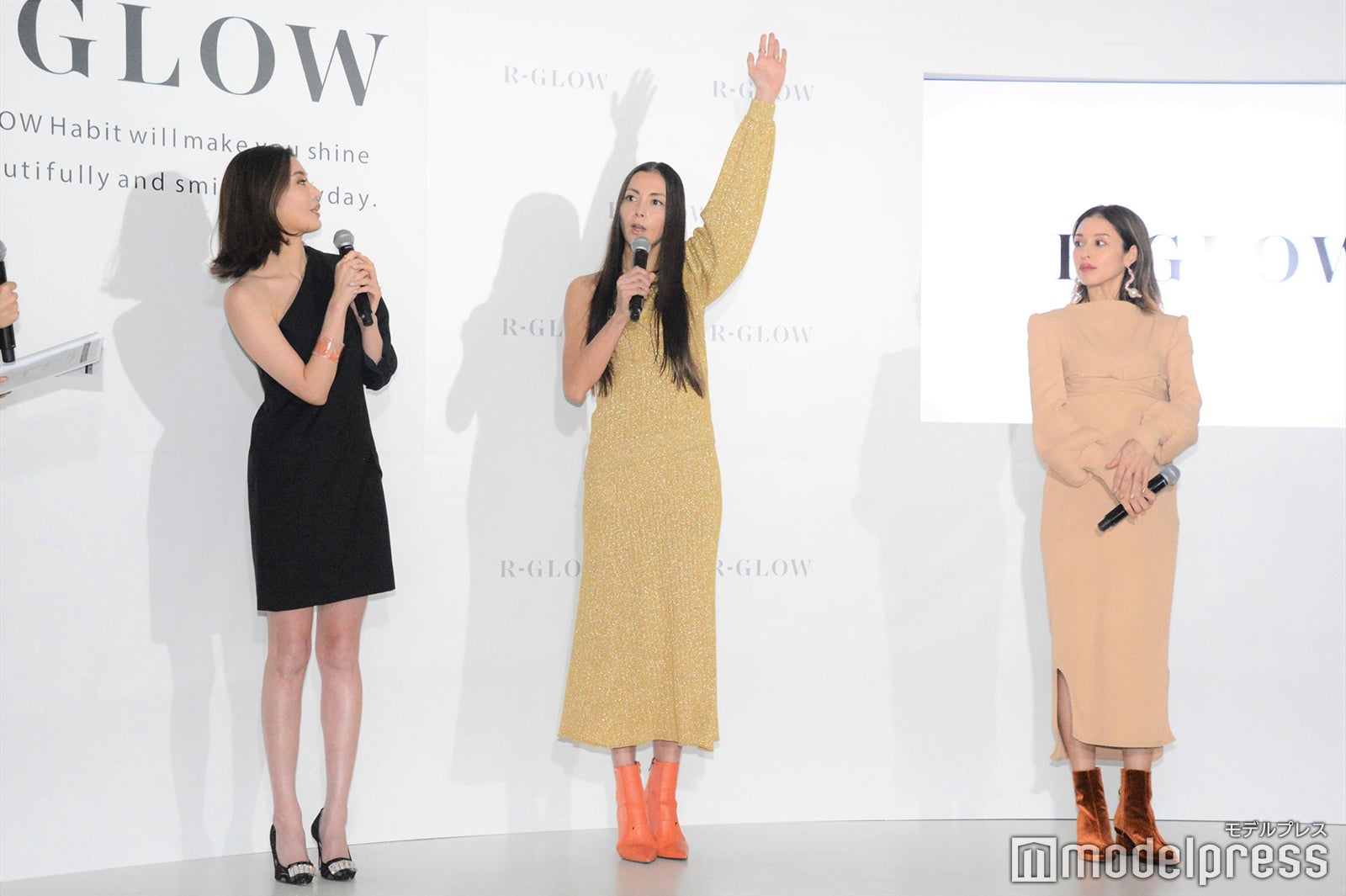 島袋聖南、土屋アンナ、BENI （C）モデルプレス