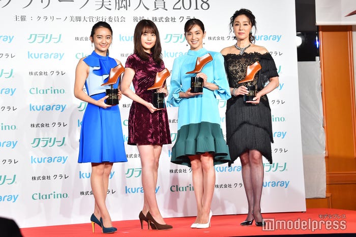左から:岡田結実、有村架純、中村アン、浅野ゆう子 (C)モデルプレス