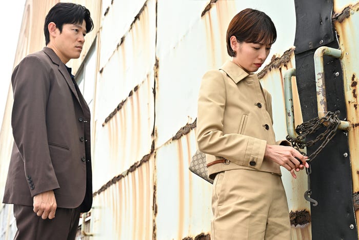 鈴木亮平、戸田恵梨香「リブート」第4話(C)TBS