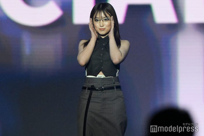 矢吹奈子(C)モデルプレス