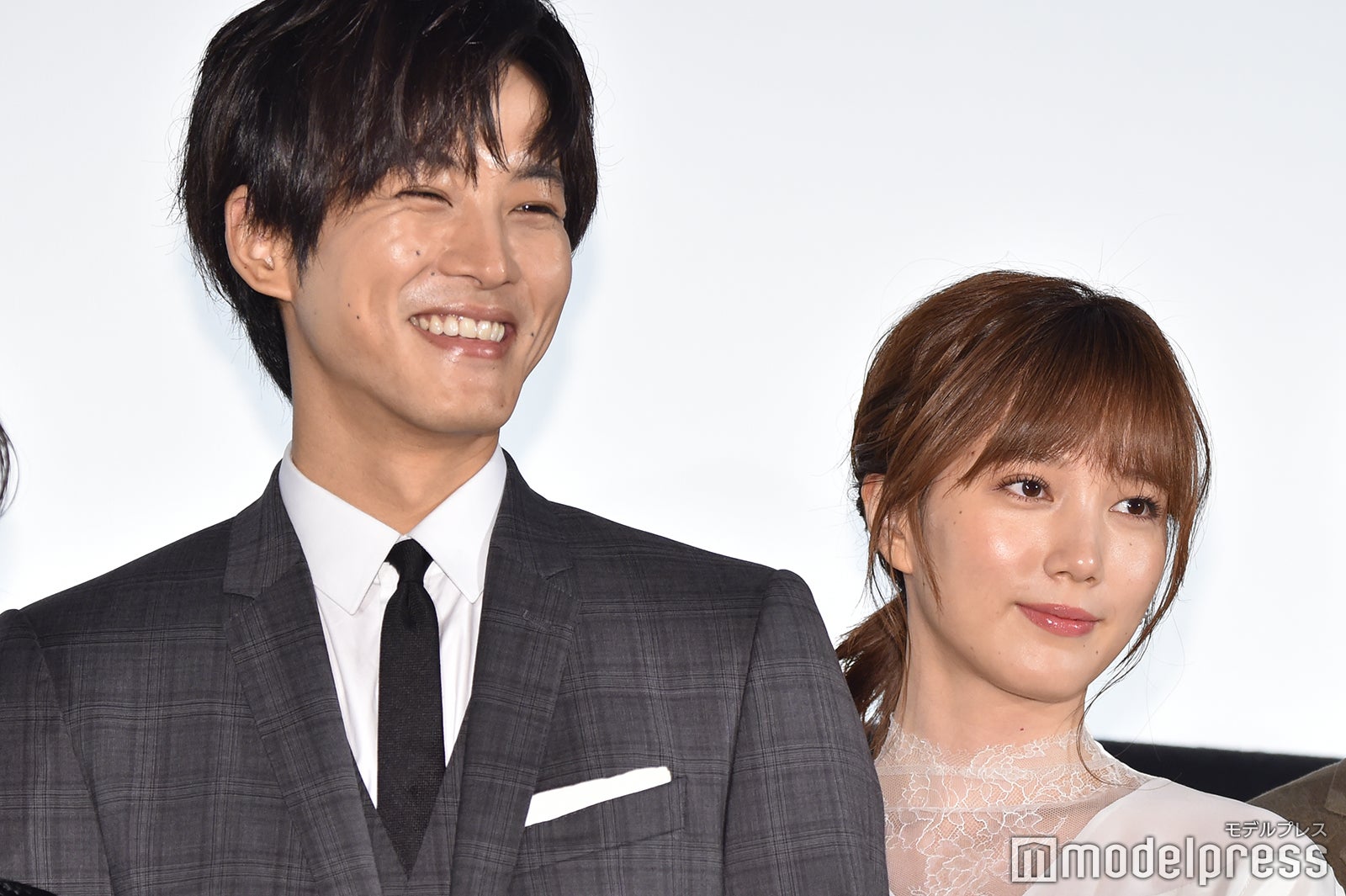 松坂桃李、本田翼 （C）モデルプレス