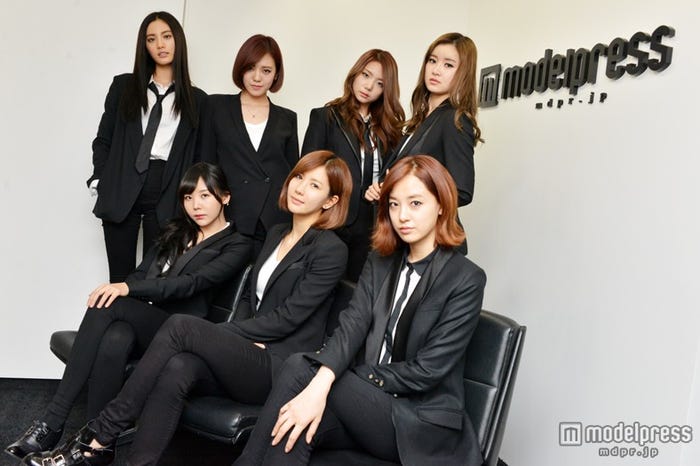 AFTERSCHOOL(上段左から:ナナ、リジ、カウン、イヨン、下段左から:レイナ、ジョンア、ジュヨン)