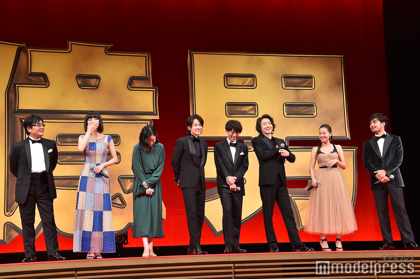 （左から）大友啓史監督、池田エライザ、黒木華、佐藤健、高橋一生、藤原竜也、沢尻エリカ、北村一輝 （C）モデルプレス