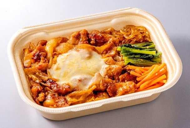 旅するCAFE BOX 旨辛チーズタッカルビ（税込753.84円）／提供画像