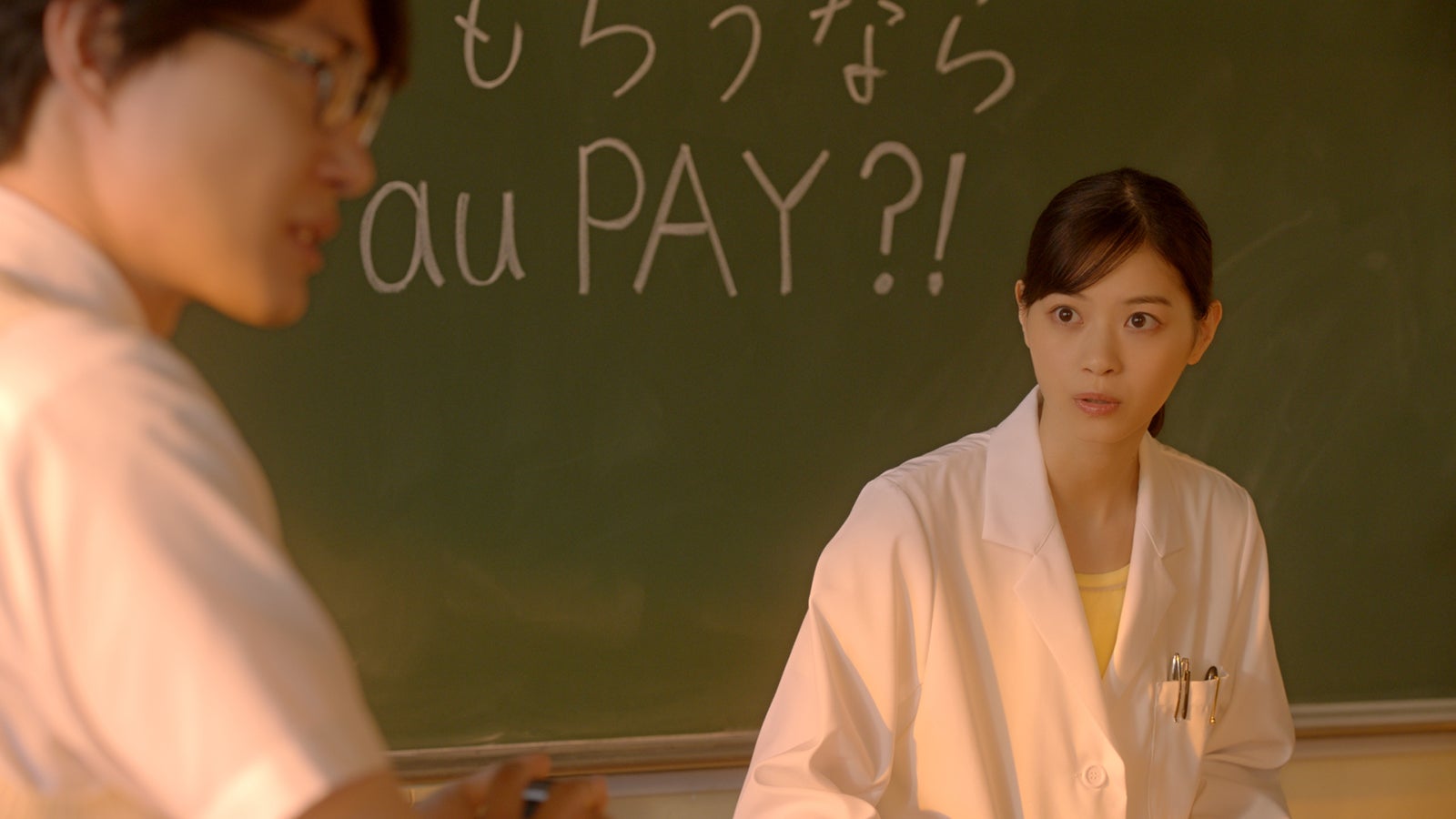 神木隆之介、西野七瀬／WEB限定CM「ディベート大会」篇より（提供写真）