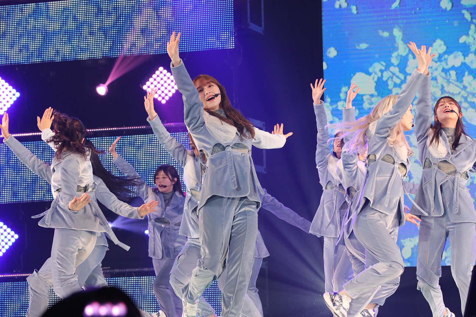 櫻坂46、パンツスタイルで一糸乱れぬパフォーマンス「勝負の年になっていると思います」新体制に意気込み＜GirlsAward 2023 S／S＞