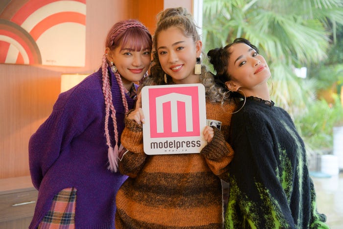 (左から)須田アンナ、武部柚那、YURINO(提供画像)