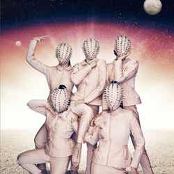 ももいろクローバーZの2ndアルバム「5TH DIMENSION」のビジュアル第3形態/ Photo: Kenshu Shintsubo