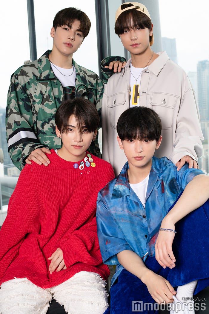 (左上から時計回りに)MAKI、TAKI、HARUA、YUMA/&TEAM(C)モデルプレス