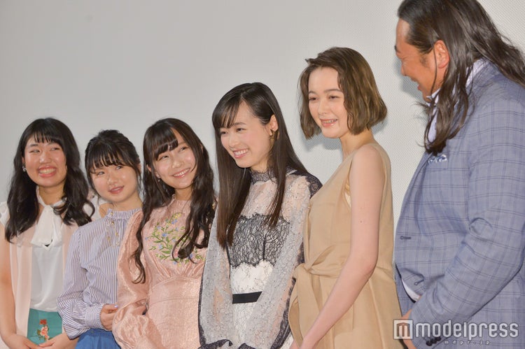 画像12 17 福原遥 取っ組み合い でギスギス 玉城ティナら女子だらけの撮影振り返る 女々演 モデルプレス 画像12 17 福原遥 取っ組み合い でギスギス 玉城ティナら女子だらけの撮影振り返る 女々演 モデルプレス
