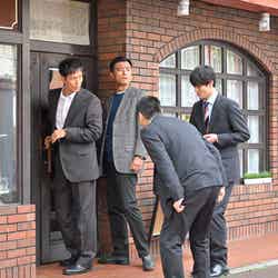 （左から）沢村一樹、徳重聡、JP、前田拳太郎「トクメイ！警視庁特別会計係」第6話（C）カンテレ