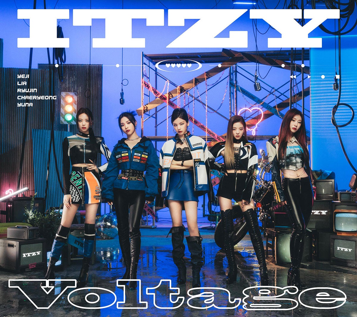 ITZY「Voltage」初回限定盤（提供写真）