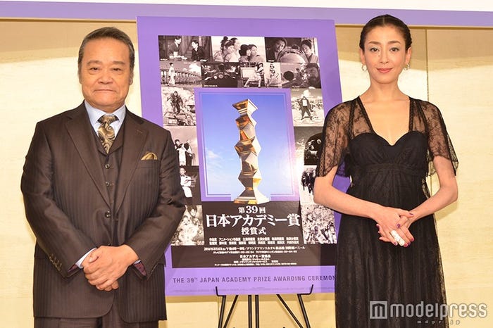 「第39回日本アカデミー賞」授賞式で司会を務める西田敏行、宮沢りえ(C)モデルプレス