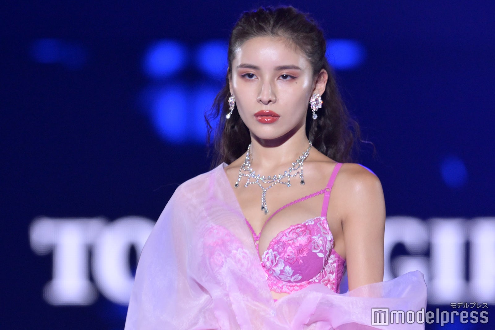 （C）モデルプレス