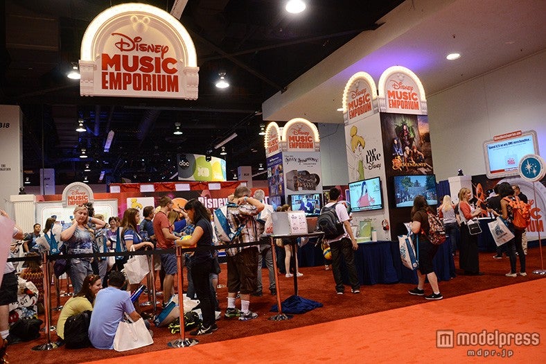 MUSIC EMPORIUMのブース
