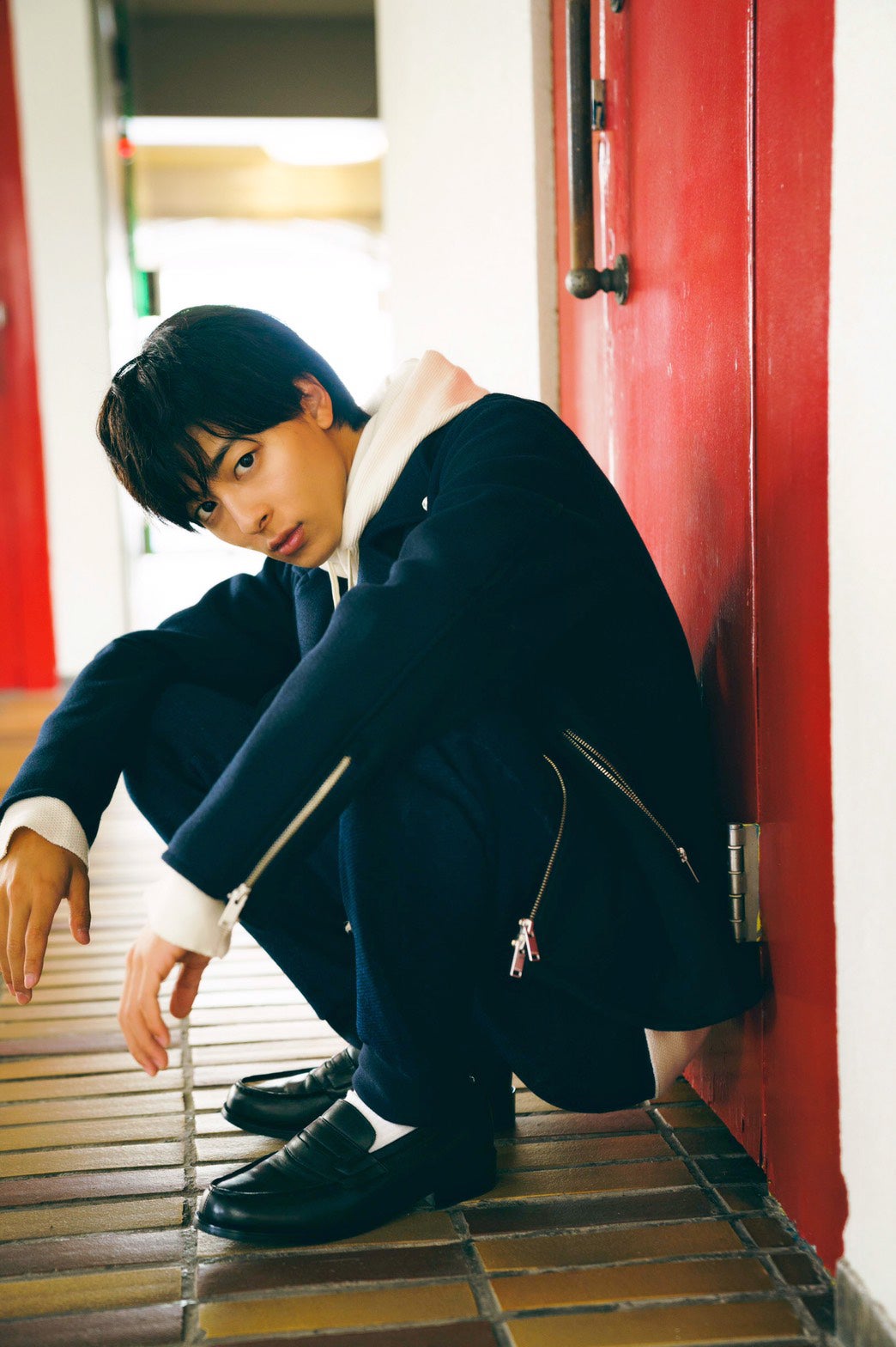 高杉真宙（「smart」12月号オフショット）／画像提供：宝島社