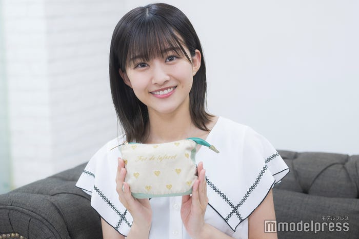 原田葵アナに普段使っているコスメを見せていただきました!(C)モデルプレス
