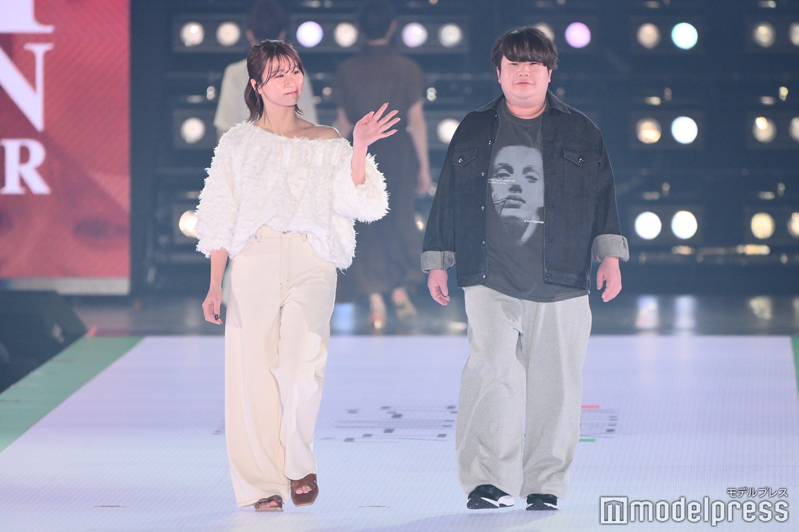 夜のひと笑い（C）モデルプレス